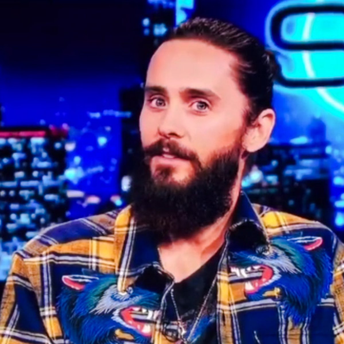 f33c64ad0a3c435's tweet image. @JaredLeto #Interview2 #amarsing 😃✋🎥🎬🎶🎶🎶💖 #ECHELON #Marsarmy