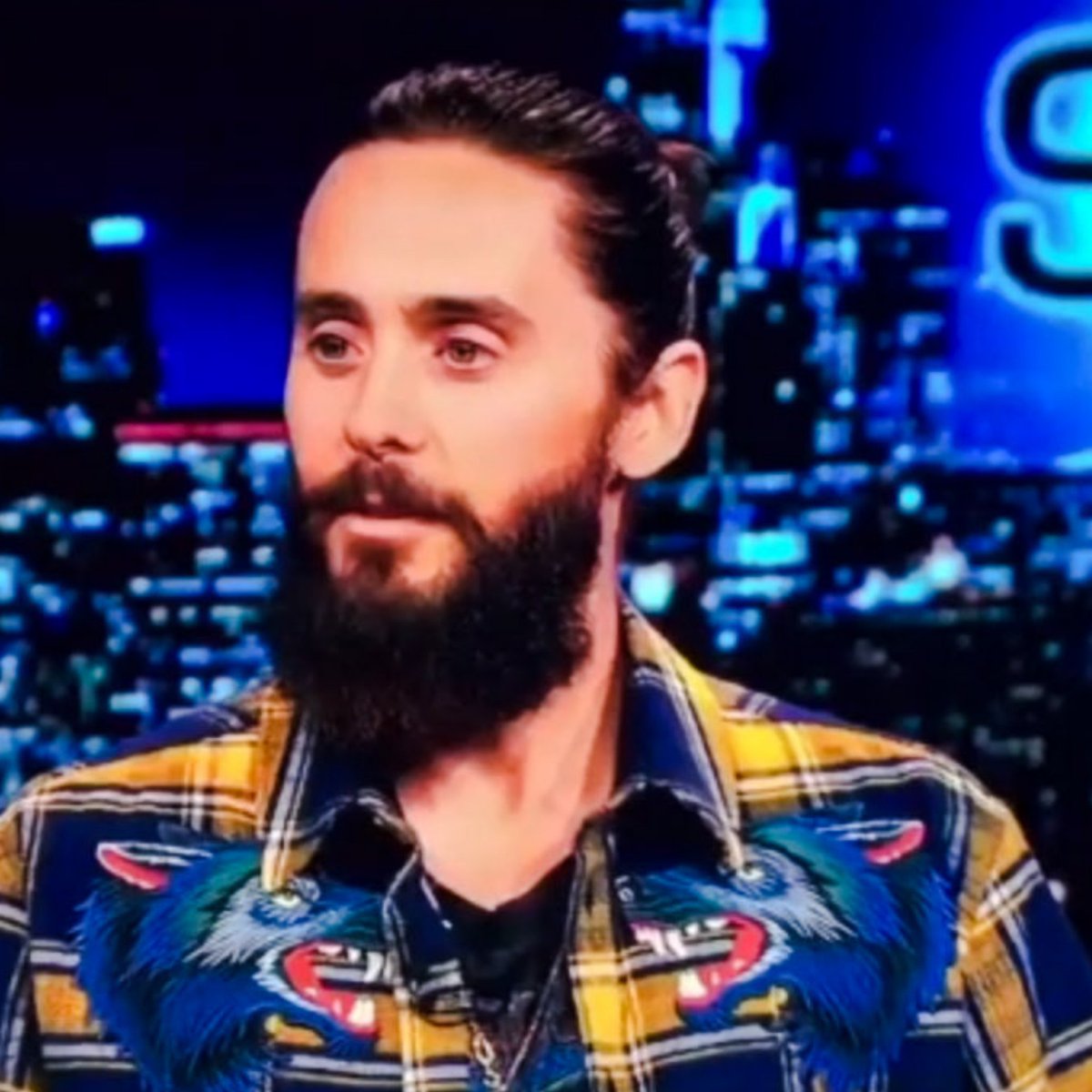f33c64ad0a3c435's tweet image. @JaredLeto #Interview2 #amarsing 😃✋🎥🎬🎶🎶🎶💖 #ECHELON #Marsarmy