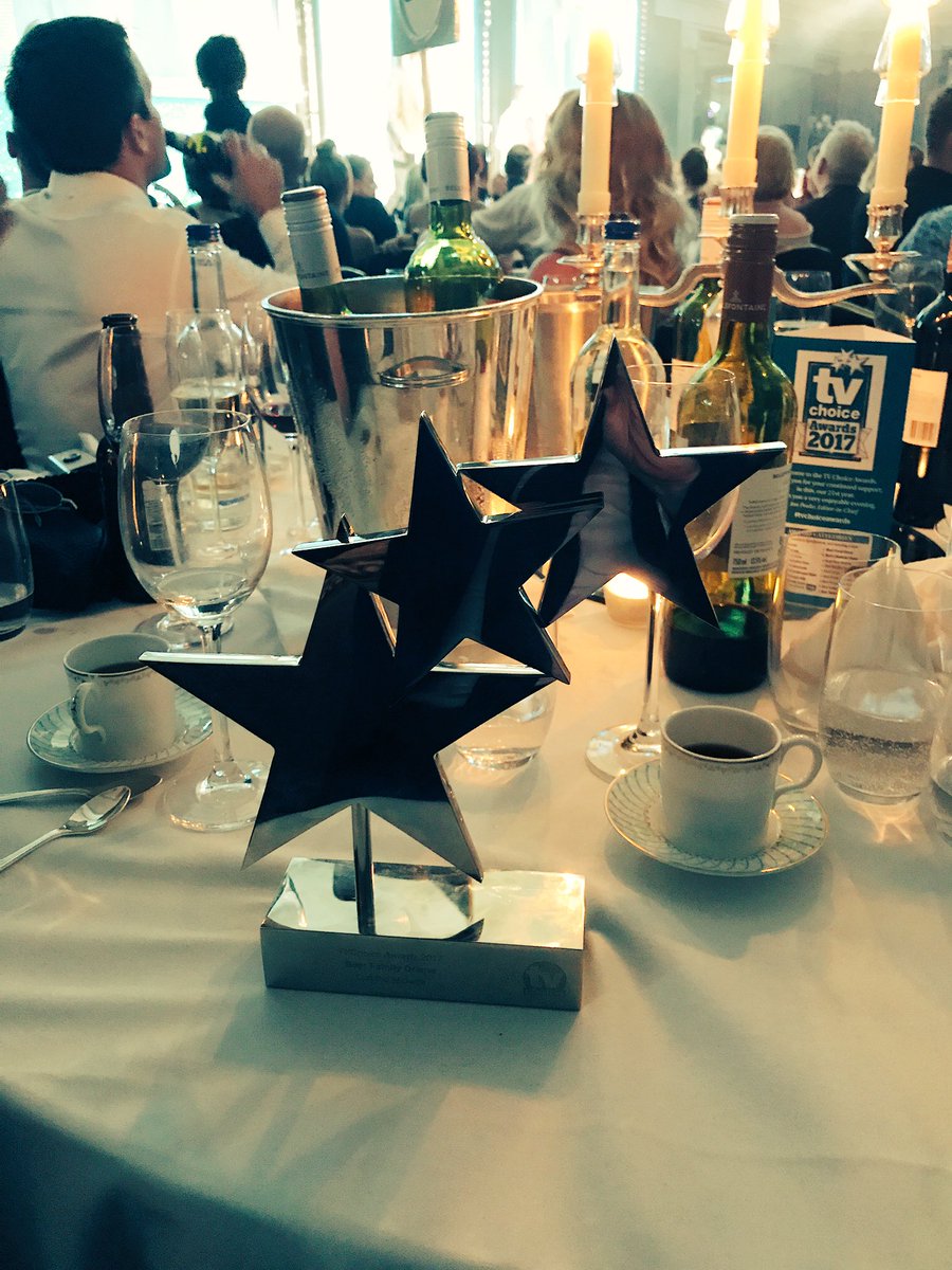 CallTheMidwife1's tweet photo. We won!!!!!!! Best Family Drama for the third year running!! #TVChoiceAwards #callthemidwife https://t.co/pAF8F06z4C