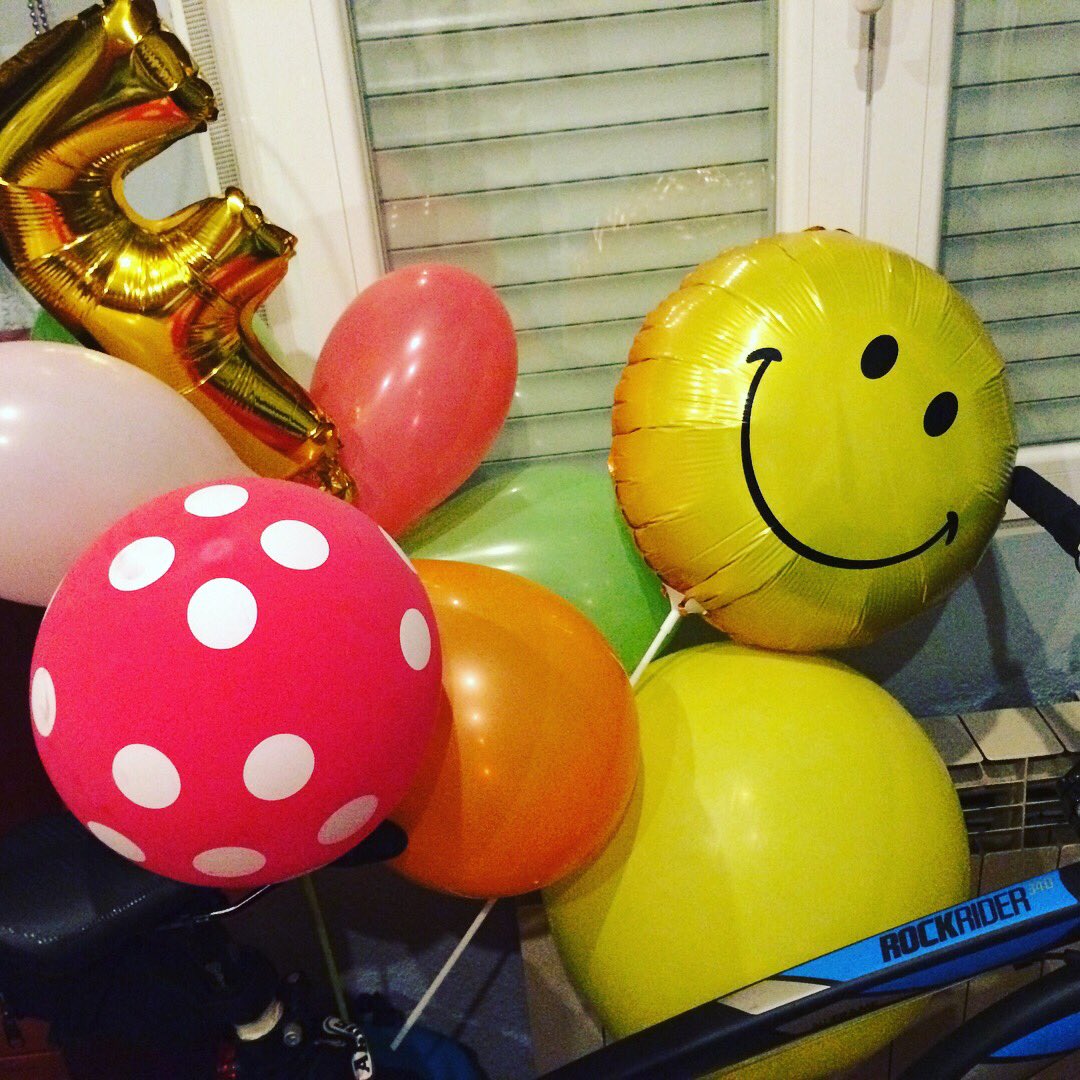 Ferdynando_4's tweet photo. Un gran día acompañado de toda la familia y los peques 👶🏼 @PattyGali @CrisGalindo97 @Pokoloco10 @sergiomerino93 #cumpleincreible https://t.co/3bmkMHPB0p