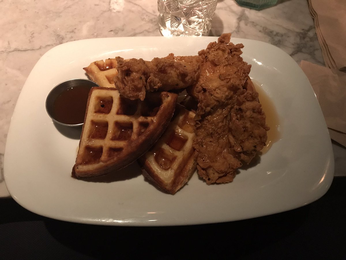 BenShaw123's tweet photo. Without a doubt, the best fried chicken in London. Next stop, @AbsurdBirdUK's Wing Challenge #absurdlygood #absurdbird #bringit https://t.co/tWaRID395t