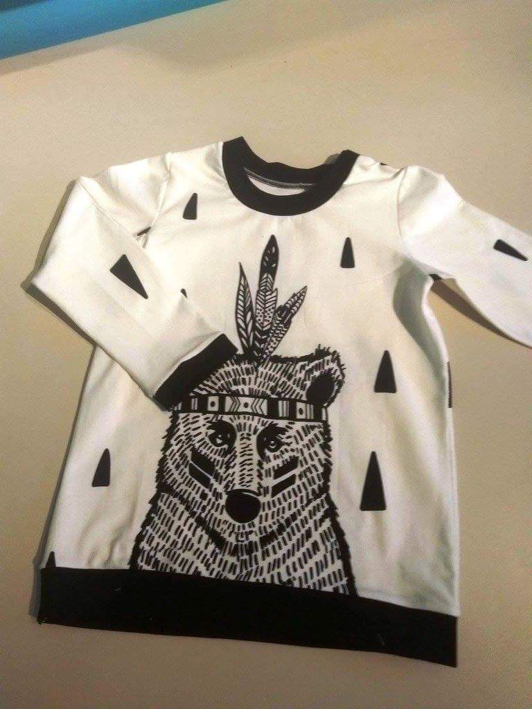 peaches_pepper's tweet photo. #ForMyLittleBoy and he liked it! #sewing #longsleeve #ringertee #bear https://t.co/nktZKlIF29