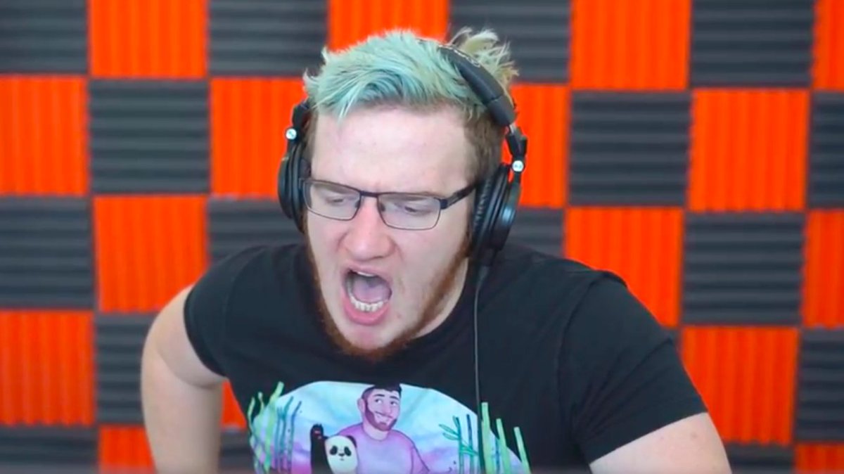 AR0D76's tweet image. I was laughing my assss off watching your vids @MiniLaddd #trynottocringe