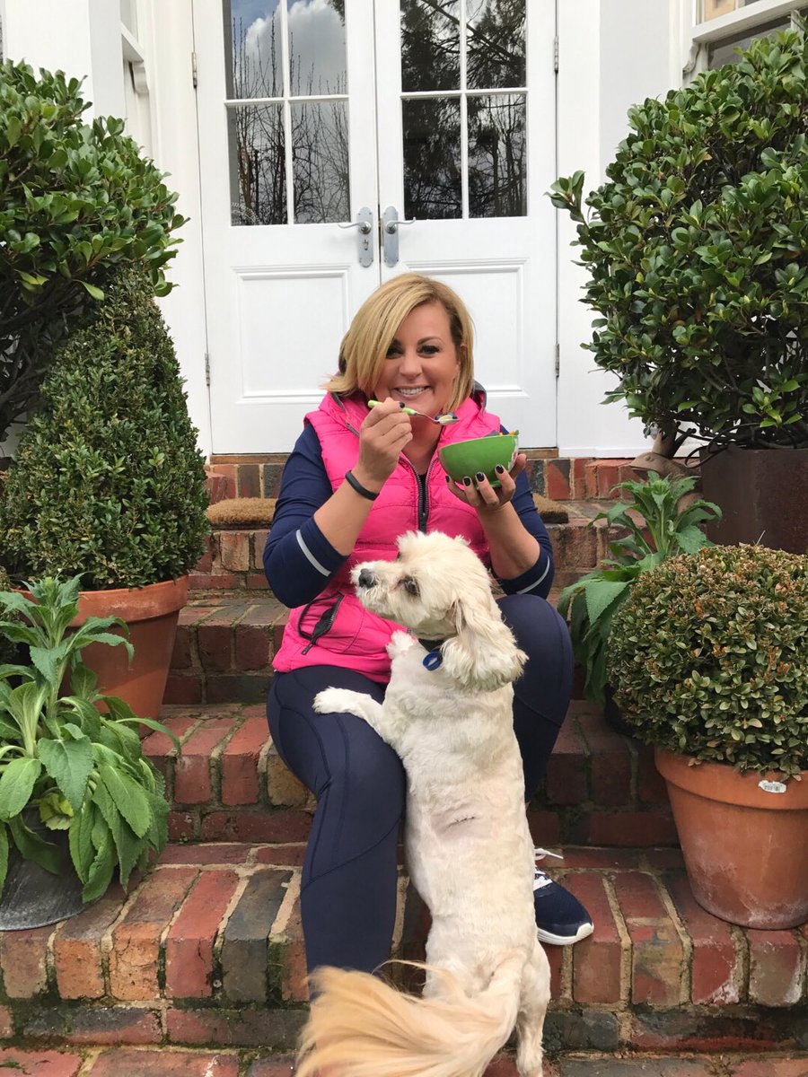 chykak's tweet photo. Spring is finally here!! This morning I'm having a delicious home made smoothie bowl - even Milo wants a slurp! https://t.co/NfxpcuoPIR https://t.co/0opPzPxuIc