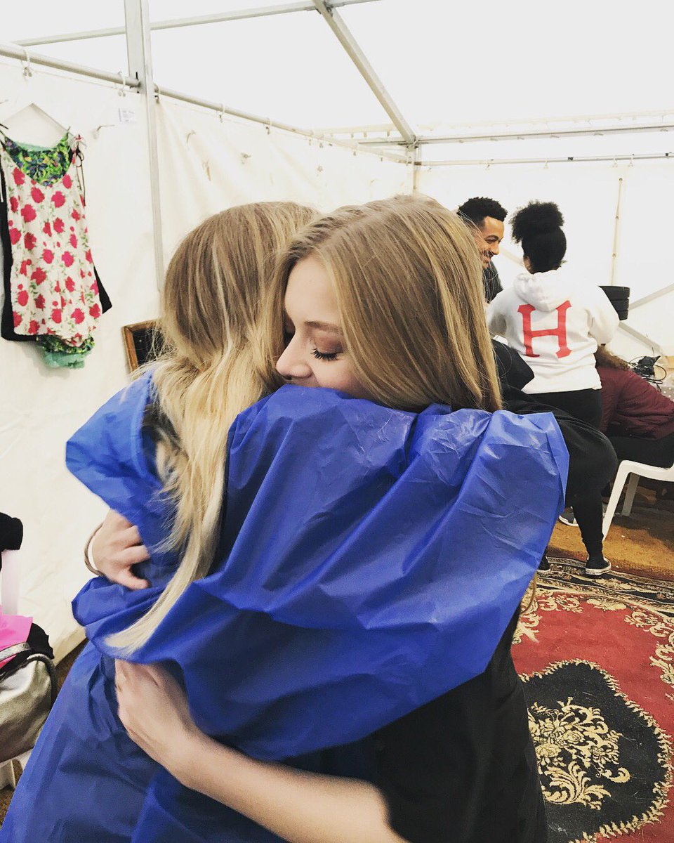 kay_bee_x's tweet photo. I still can't believe @beckyhill invited me backstage to meet her! This is a memory to keep forever ❤️🎤🎪 #beckyhill #numberonefan #sohappy https://t.co/W7t6N9Sv5v