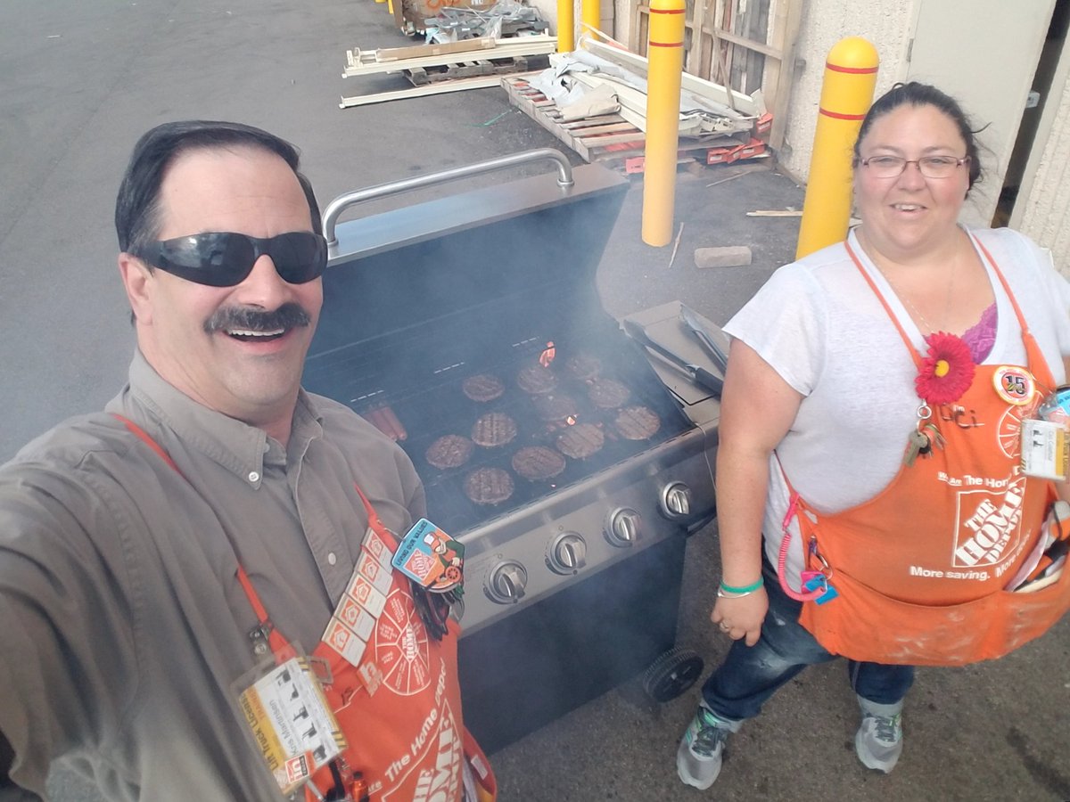 Labor Day cookout at 2802 !