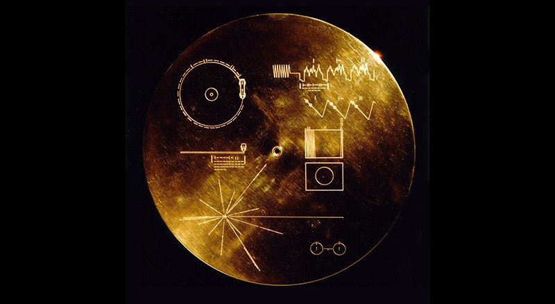 NASA's tweet image. The @NASAVoyager golden record contains sounds and greetings from humanity. Listen to them here: soundcloud.com/nasa/sets/gold… #Voyager40