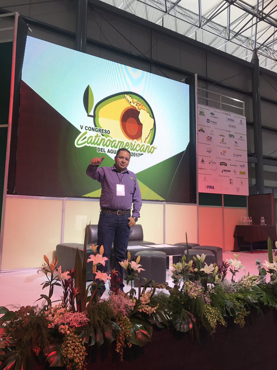 AgroZapotlan's tweet photo. En el Congreso Latinoamericano del #Aguacate #vcla2017 #avocado #mexico #apeam https://t.co/ZKA4dJmbwK
