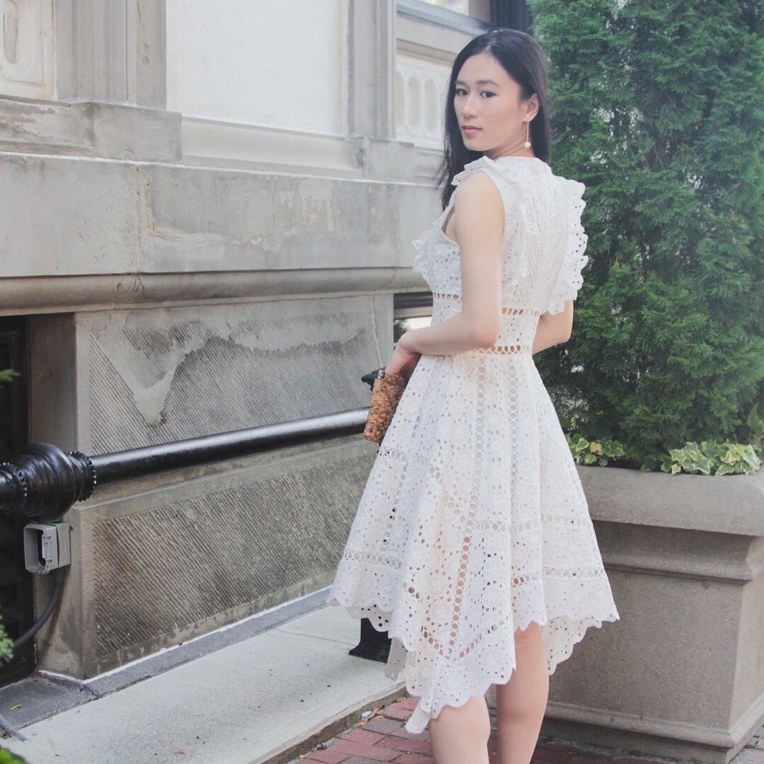 SoodeeBoston's tweet photo. Handkerchief dress done right! 💃🏼👗👒#lacedress #handkerchief https://t.co/F7i7FWosDP