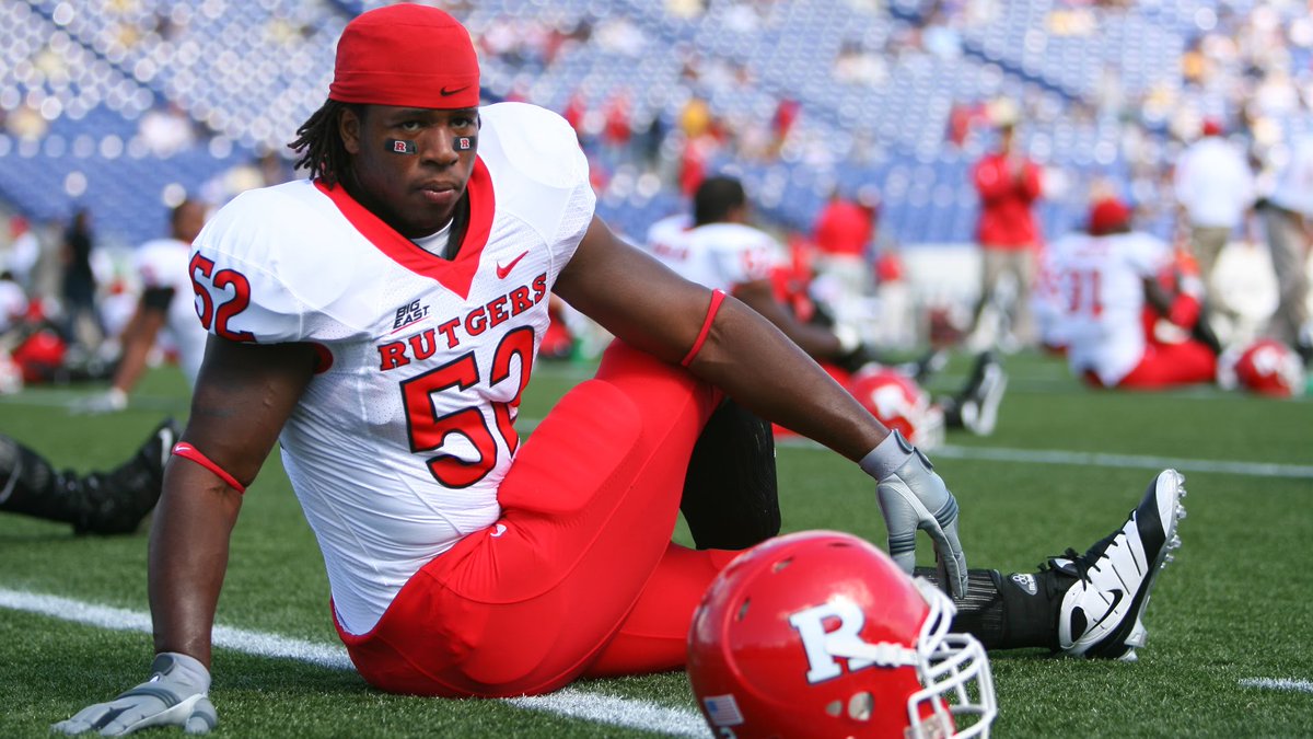 RFootball's tweet photo. Happy Birthday @EricLeGrand52 ...From The @RFootball Family!!👏🎊🎉 https://t.co/XAIm6cgbgz