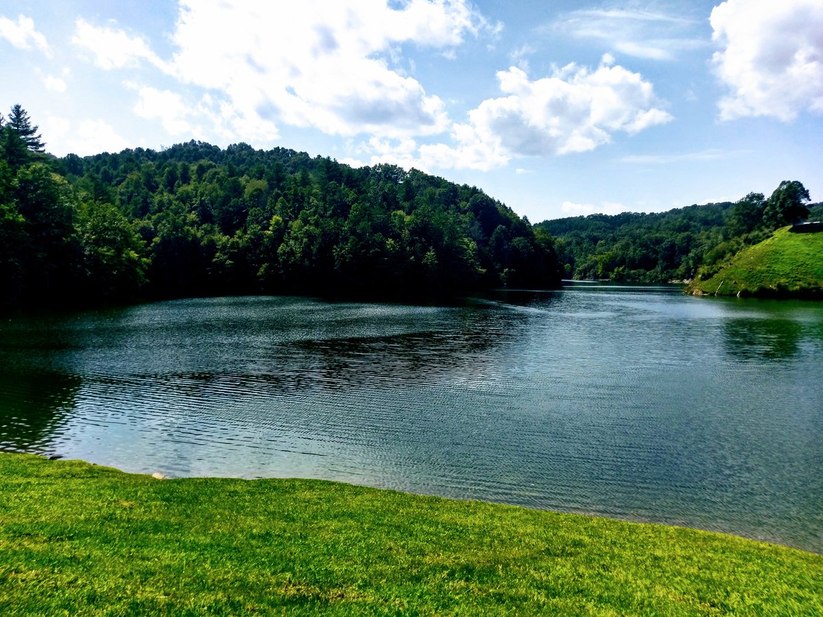 backtoblondie's tweet photo. Goodbye summer, hello fallπ
#swva #LaborDay #wisecounty #wiseva #outdoorswva #vasbaby #Appalachia #hikingvirginia #virginia https://t.co/WEvnzTO2ZI