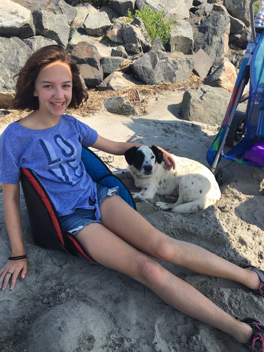 alexisandrea256's tweet photo. #Convaid #r82 Ambassador sara enjoying Labor Day with her #r82scallop and her friend Bri! https://t.co/2Pn89tavVq