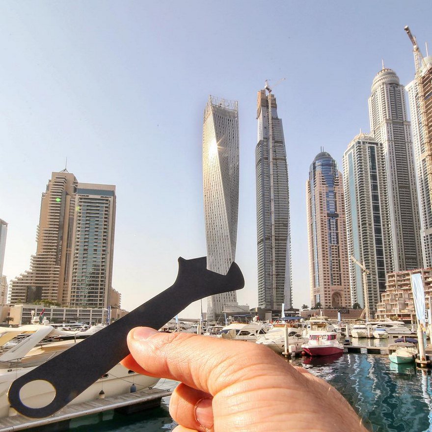 Cleverly artist uses paper cutouts to turn famous landmarks into art: ow.ly/yyjM30eUhEA #Paper #Art #Designers