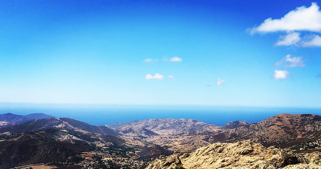 HeloH2a's tweet photo. Tra mare e monti #MonteGozzi https://t.co/6rOkKDqEZS