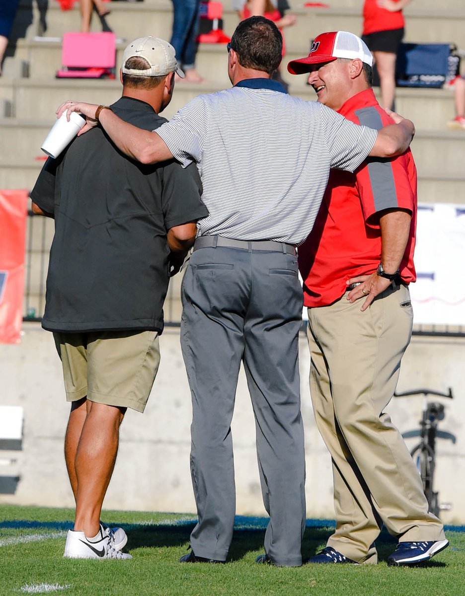 USAFootball's tweet photo. An open letter to the coaches that consistently, and consciously choose to do the right thing. 

📩: https://t.co/CxMIiOGpbk https://t.co/HnfrNl7NIz