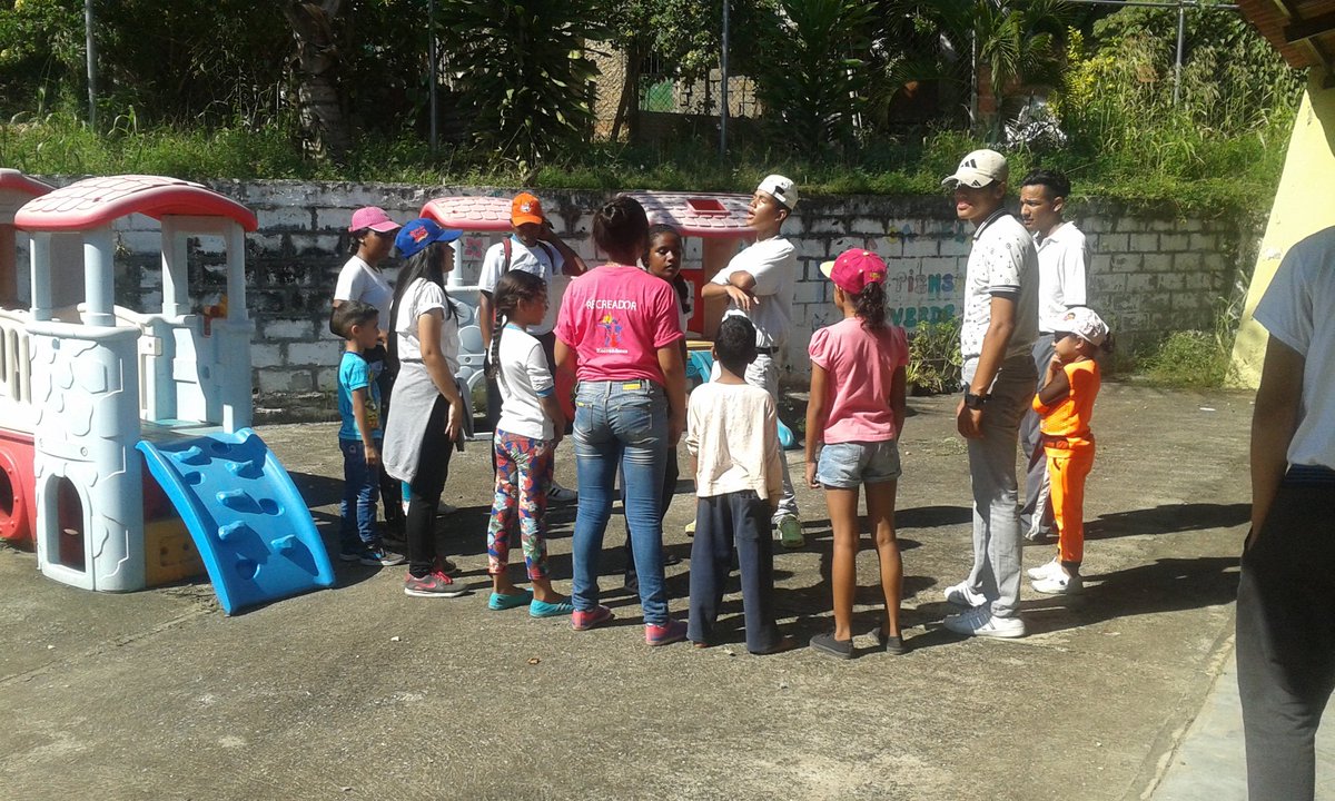 la_cei's tweet photo. @CIFPM_PLAZAM @Dsupervisionzep Agosto Escuelas Abiertas CEIN La Candelaria 04/09/2017 https://t.co/ZmZ8msIlB2