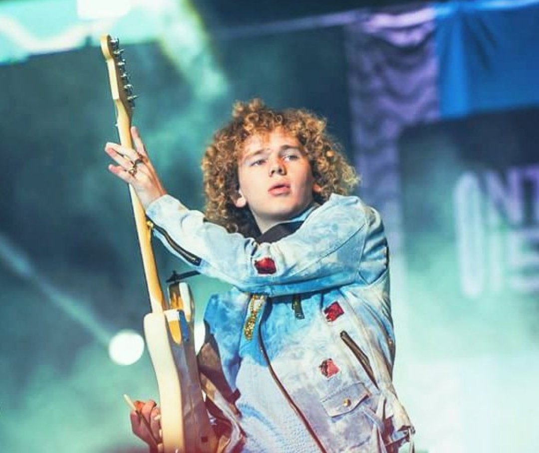 YatesMyIdol's tweet photo. @FrancescoYates I wish I'd been at the concert. I hope I can go to a concert of you, because I would like to meet you 🙏🏼🎼❤️ #FY #concert https://t.co/fDn82sgudH