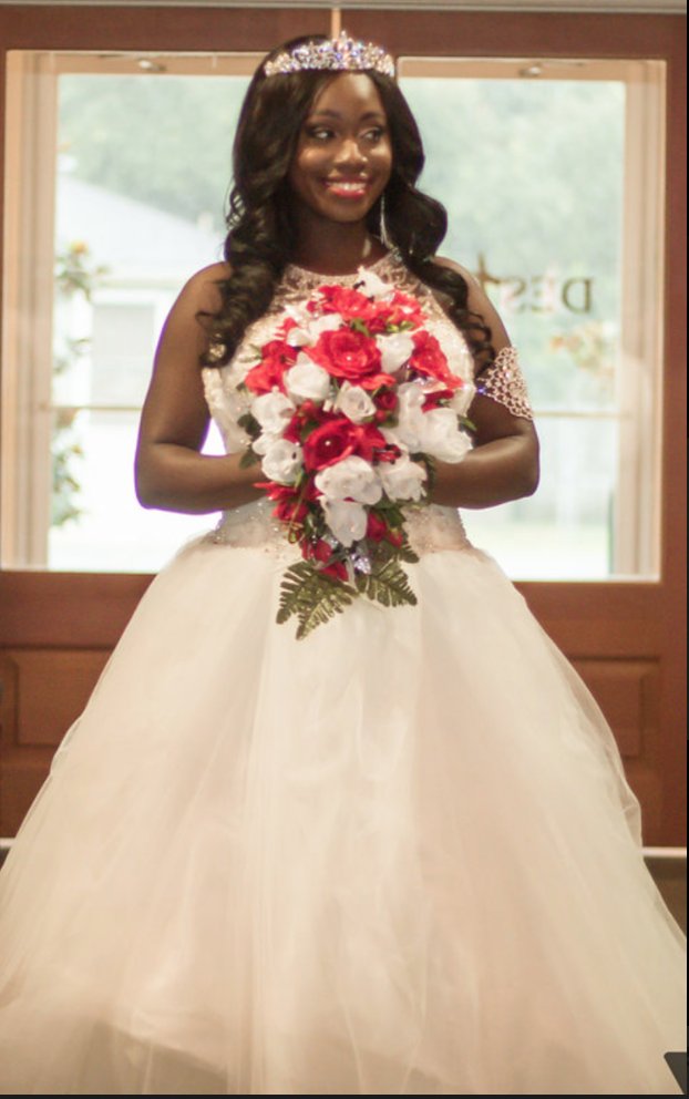 Lakeria looks amazing in her Stella York bridal gown! #realbride #maemegirl #neworleansbride #stellayork