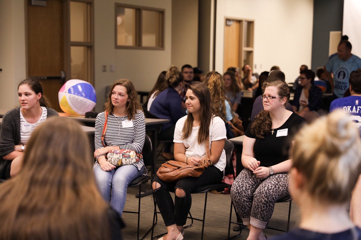 springarboru's tweet photo. CORE is the shared experience of all SAU students. During #SAUWelcomeWeek, new students meet their CORE 100 groups! #SAUclassof2021 https://t.co/KOaTcTGqeD