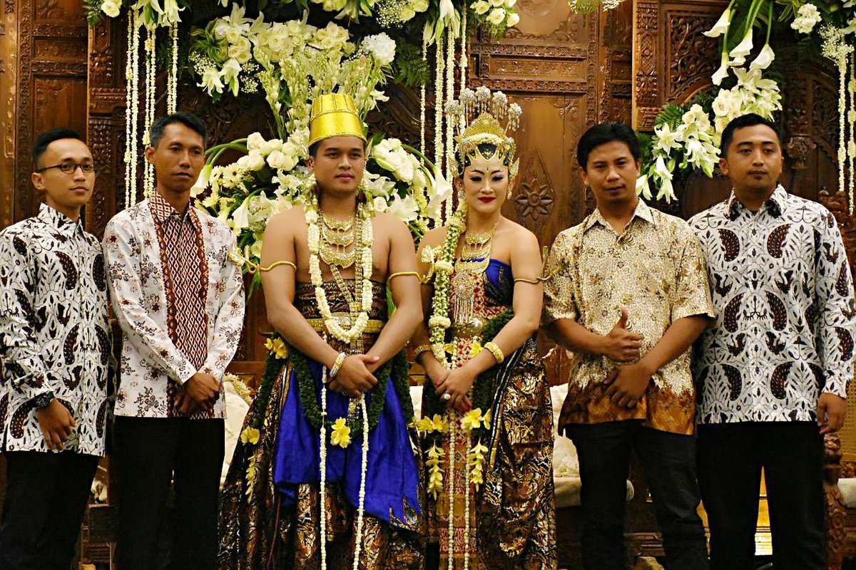 AtangJunaedi1's tweet photo. Selamat menempuh hidup baru mas Ervan... Semoga samawa... Amin https://t.co/XIjRf0ti0g