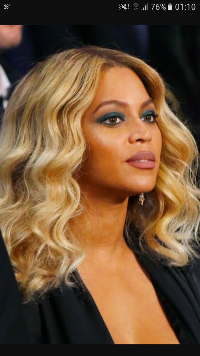simonip1102's tweet photo. Happy bday to this queen @Beyonce  !!!
💖💖💖💖 https://t.co/HDyxqRJyGw