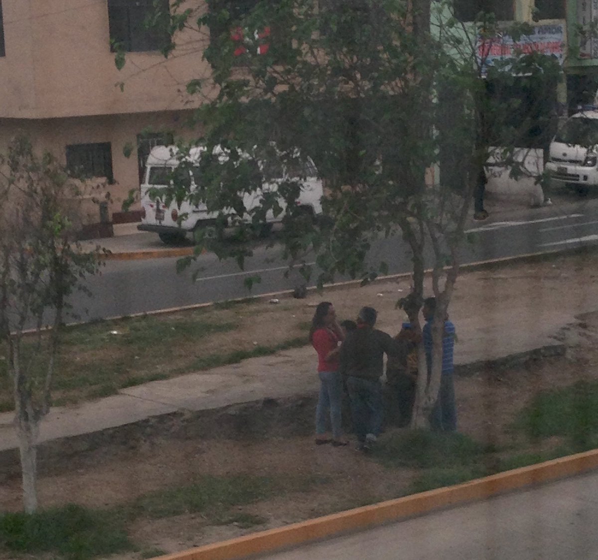 PeruDigita's tweet photo. @Munismp @PoliciaPeru Av.Los Próceres cuadra 1 a media cuadra de la comisaría de Condevilla ebrios, drogadictos y prostitutas a luz del día https://t.co/qTxJRJneaN