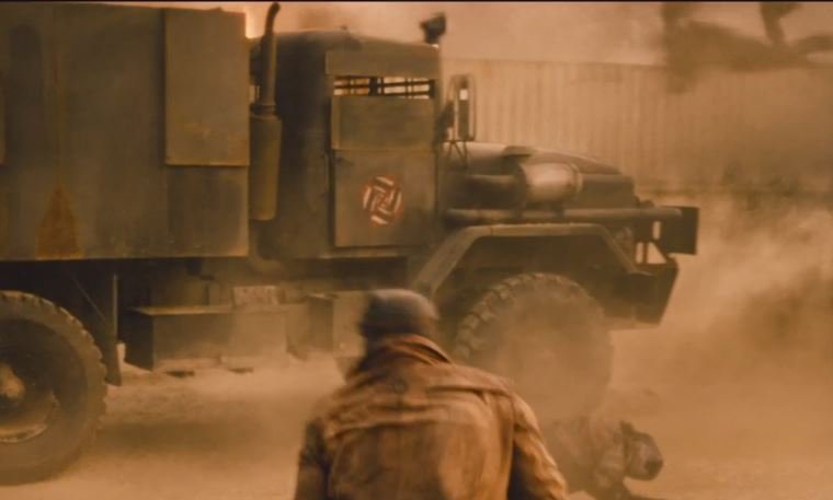 BeyondBatcave's tweet photo. Has anyone taken note of the symbol on the truck? Do we know what it means? #BatmanvSuperman https://t.co/IpXZiIcYtU