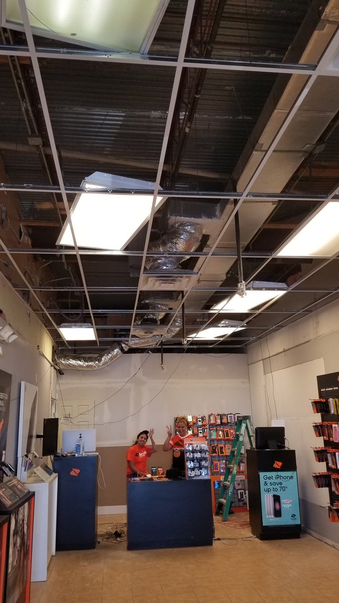 TwinCesar's tweet photo. Very excited to remodel our store!! Twin wireless raising the bar! Attaaaack! #boostVIBES #Boostmobileaustin #boostmobile https://t.co/zj6D3sviLY