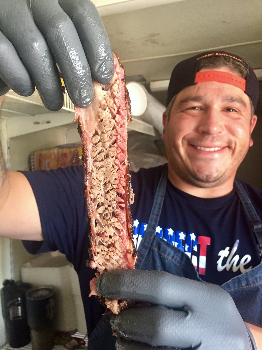 MesquiteShackQ's tweet photo. Great smoke today!!  #BbqLiving #FattyBrisket #Moist https://t.co/Cx93lt9pXy