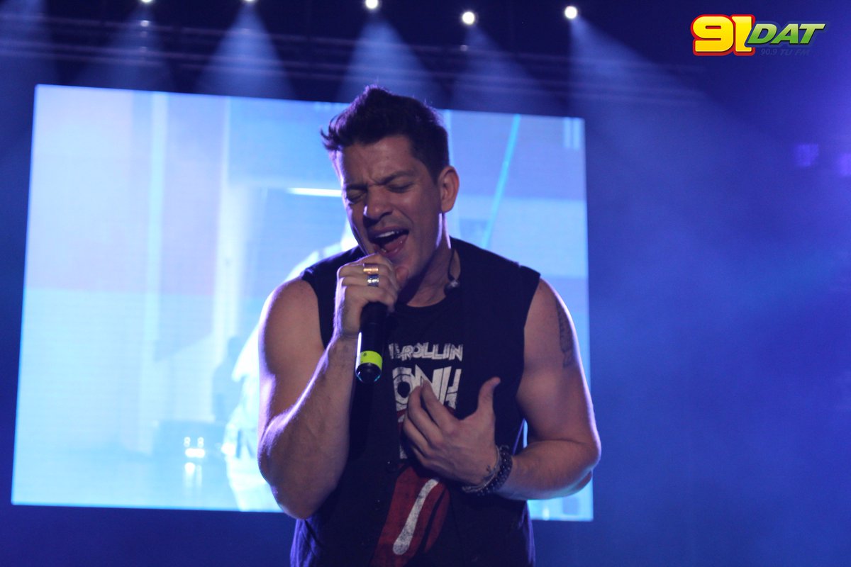 91oficial's tweet photo. Así se vivió el #91FEST - La máxima reunión de tus estrellas. 
#YoSoy91Dat #Querétaro ¡Gracias @Jaryoficial @yahirmusic @ALEXANDERACHA! https://t.co/bmE53yZtb6