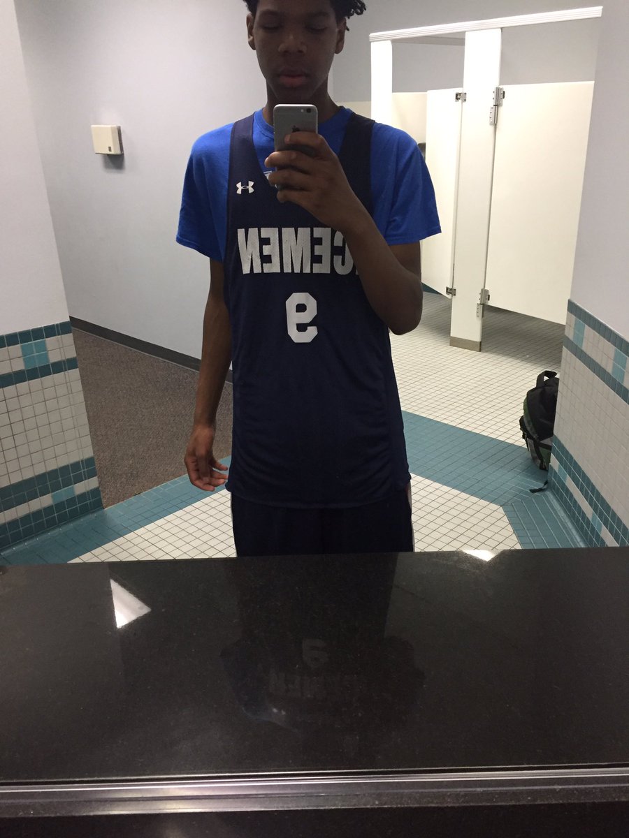 jarell_garner's tweet photo. Ball is life🏀😈 https://t.co/DycSyFpv9u