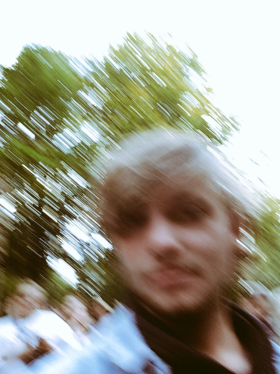 Haandy123's tweet photo. I guess this platform is harmless enough
here is a pikcha I took while holding camera on phone https://t.co/M6gijKK2AX