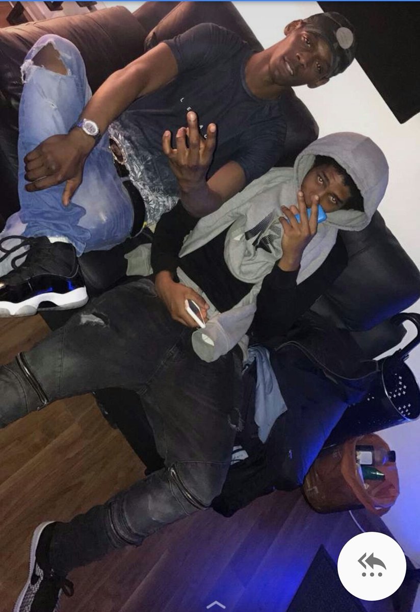 D2Lowkey's tweet photo. studio today with my broski #studiotime #studiolife https://t.co/vwxwthi8lW