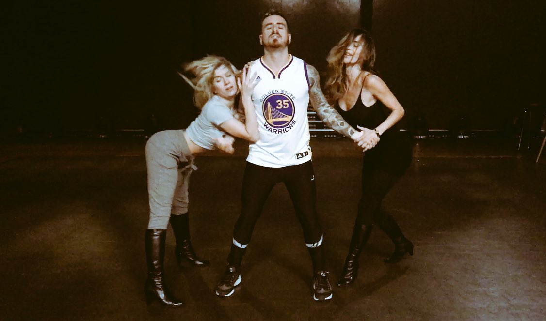 balfederico's tweet photo. Está noche bailamos un tremendo cuarteto en Showmatch. Con la gran compañía de la señora @mariavqz1 ! Nos vemos en un rato ! https://t.co/YwExokxad1