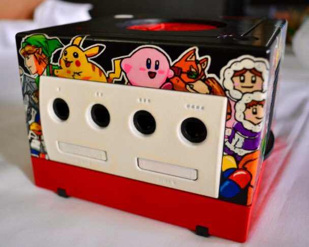 nintencollect's tweet photo. With the holiday, we're running a bit behind but today is the #MondayCubed of our #SmashBrosWeek so here is an AMAZING #SB custom #GameCube! https://t.co/t2cf5M2iue