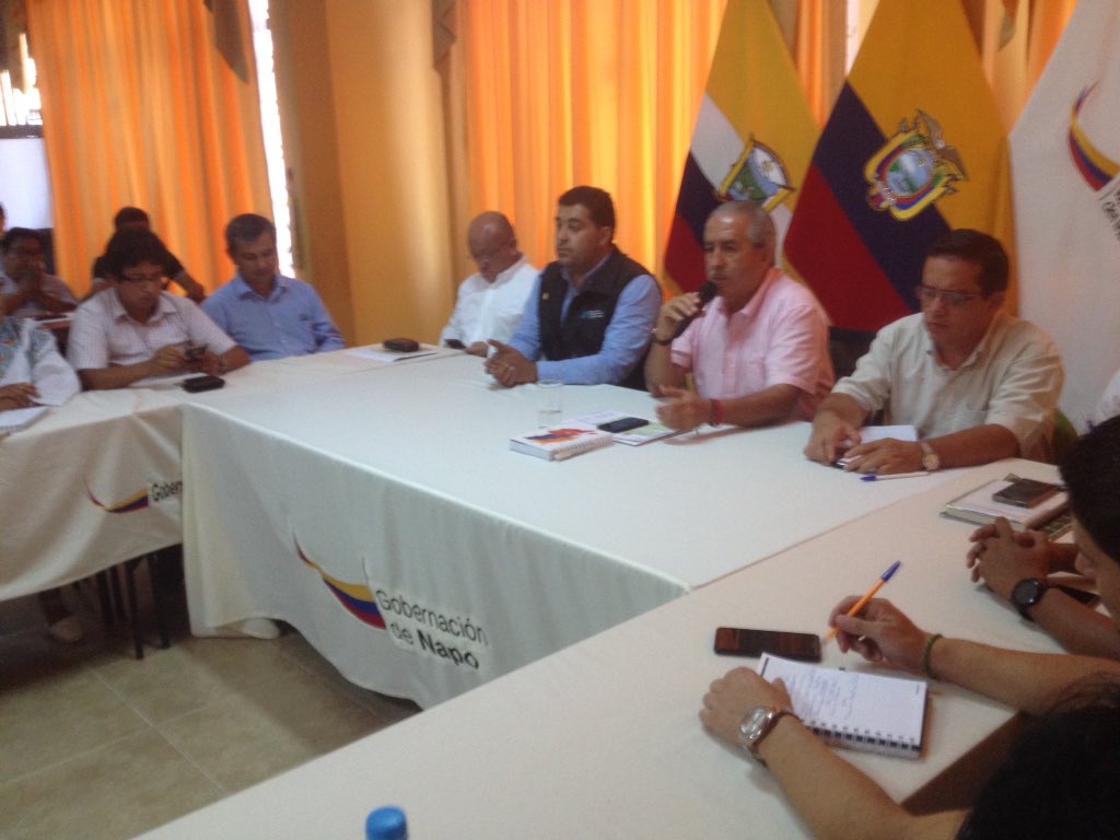 GoberNapo's tweet photo. "El trabajo coordinado con el Ejecutivo Desconcentrado permite tener un accionar más efectivo" @AlexHurtadoNapo https://t.co/VzKrM2S0DC