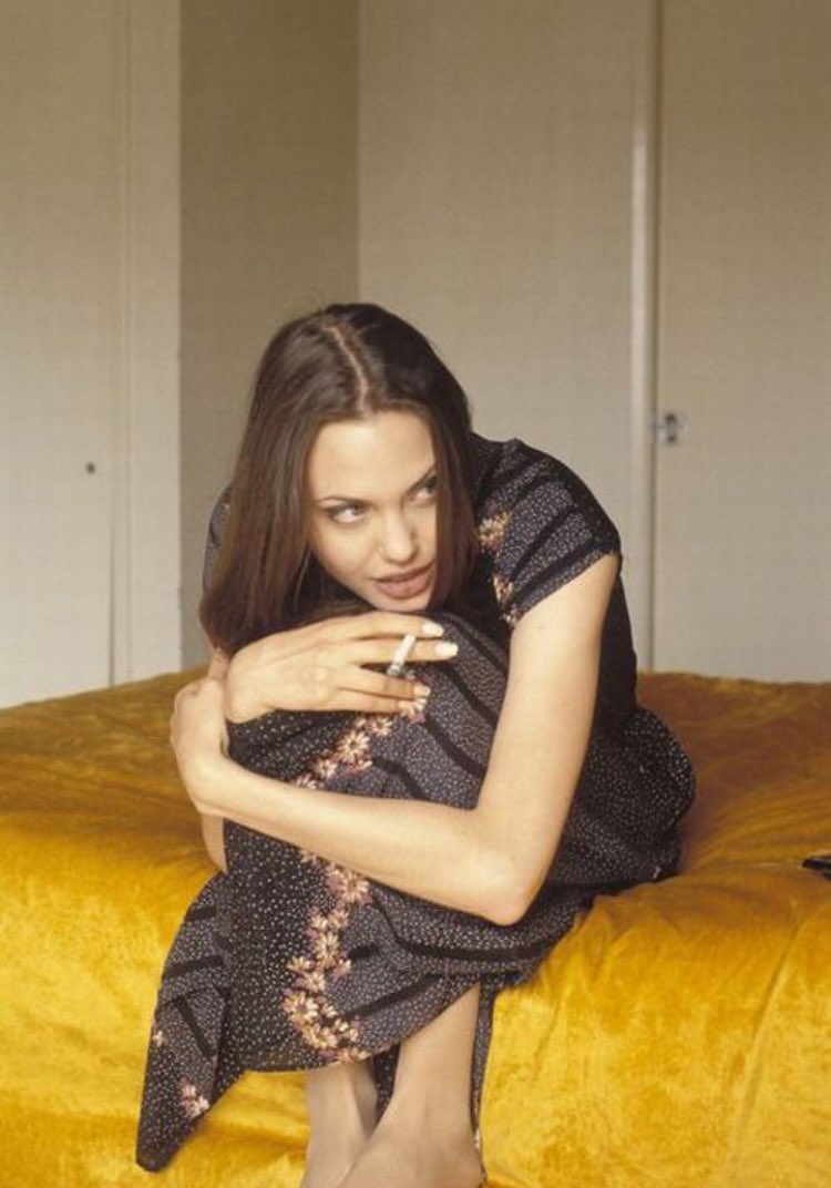 vogue80s's tweet photo. https://t.co/a8VeMfbvK6