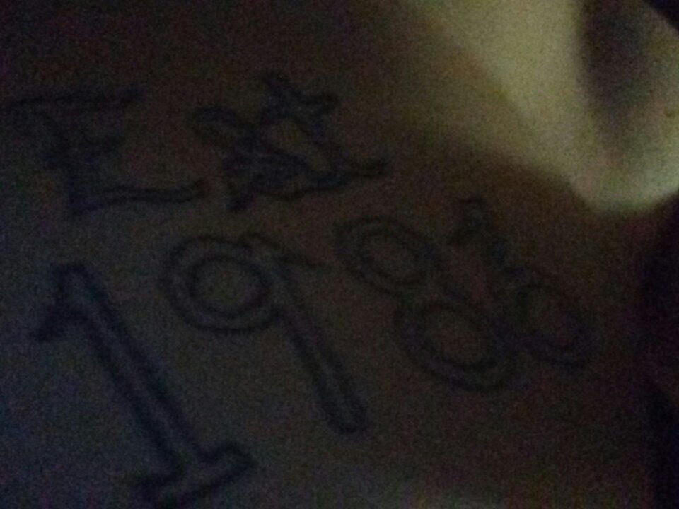 DerikBraland1's tweet photo. @global tattoos #The story behind this tattoo that says EST.1986 is i was in jail doing 8 months and decided to get a picknpoke in the cell. https://t.co/exnRRXqdqz