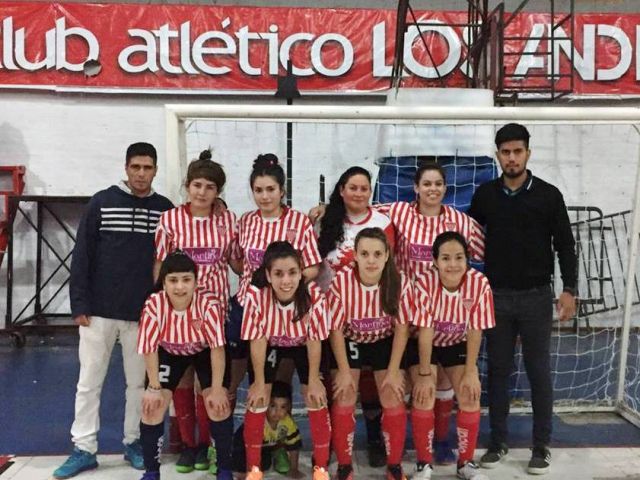 SurDeportivo's tweet photo. #LosAndes | #FutsalFemenino Sin triunfos para Primera (7-1) y Tercera (5-4). Perdieron con #Lozano por una nueva fecha de @PrensaBafi. https://t.co/tCcsqD9ZIa