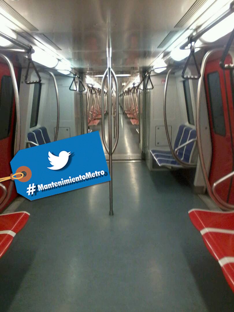 metro_caracas's tweet photo. Se realiza limpieza profunda y #MantenimientoMetro a estaciones y trenes de todo el @metro_caracas en el plan de #HumanizaciónDeLaGranCcs https://t.co/Z5ftpo2V55