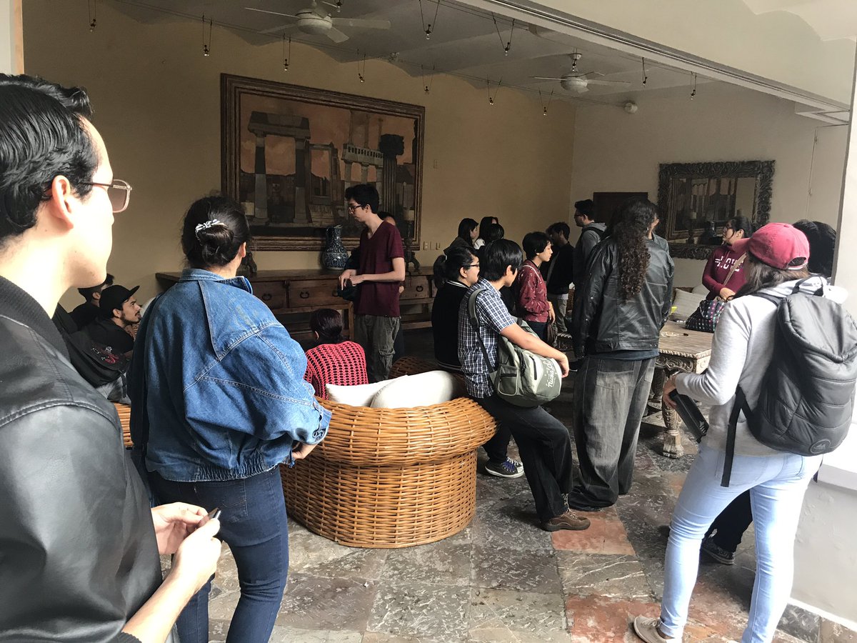Pixelatl's tweet photo. ¡Voluntarios en acción! Ya listos para #Pixelalt 2017. #mézclate https://t.co/pPoaj1T55i