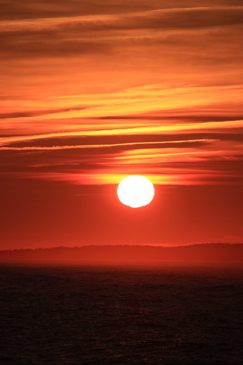 tjhfx's tweet photo. Awesome little visit to Peggy's Cove tonight. #Sunset @VisitNovaScotia @hfxnovascotia https://t.co/1JlciIcLri