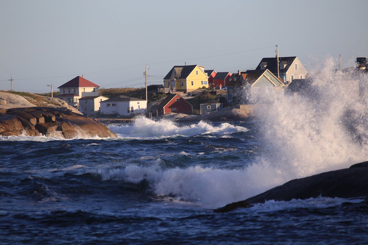 tjhfx's tweet photo. Awesome little visit to Peggy's Cove tonight. #Sunset @VisitNovaScotia @hfxnovascotia https://t.co/1JlciIcLri
