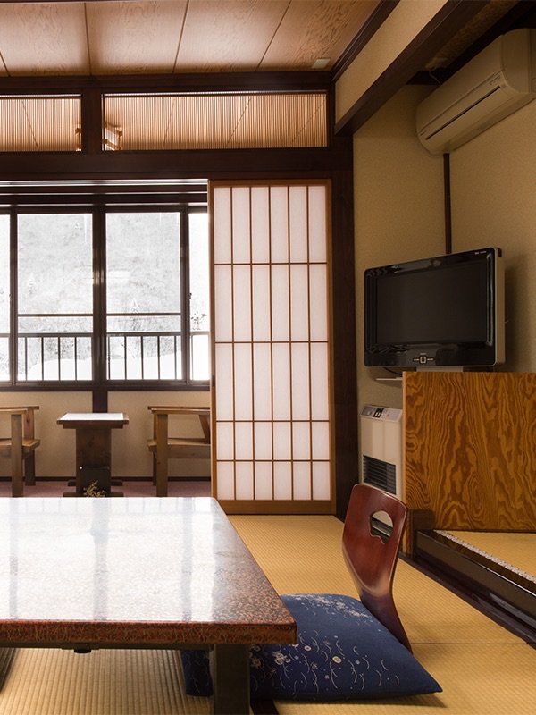 [真冬の旅館]の[おかしな所を探せ!]が分からない…。誰かやってみて！ #よくみると変な画像5 bit.ly/2fNKg4C