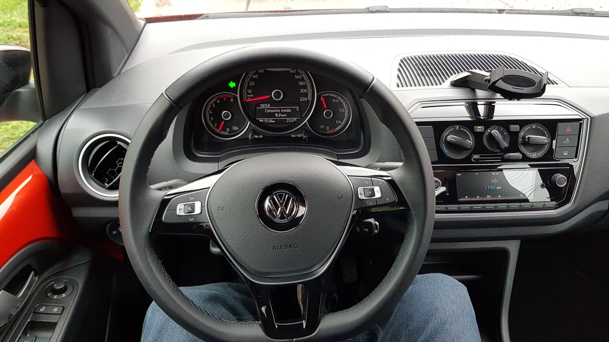 hector_ocampo's tweet photo. Ya se lo que me van a decir, pero los interiores del #UpConnect me parecen los mejores y por mucho, del segmento @Volkswagen_MX https://t.co/epir1wUbF6