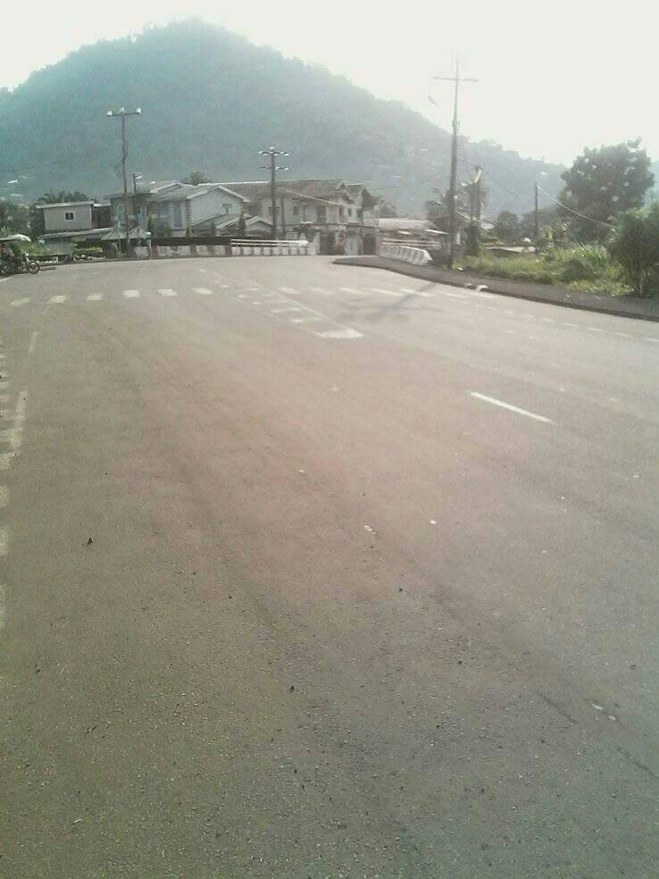 Claromiz's tweet photo. #100% Ghost Town #YESTADAY 4th Sept 2017 in #SOUTHERN_Cameroons. #Biya must listen to us, #FreeMancho, #Freeourpeople https://t.co/wT3K7RSXxs