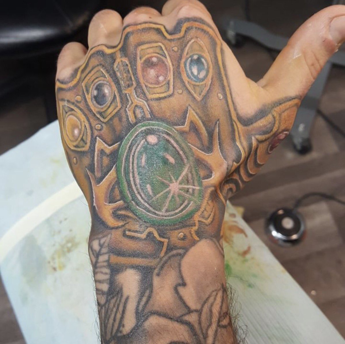 Thanos Infinity Gauntlet  Marvel tattoos Geek tattoo Stone tattoo