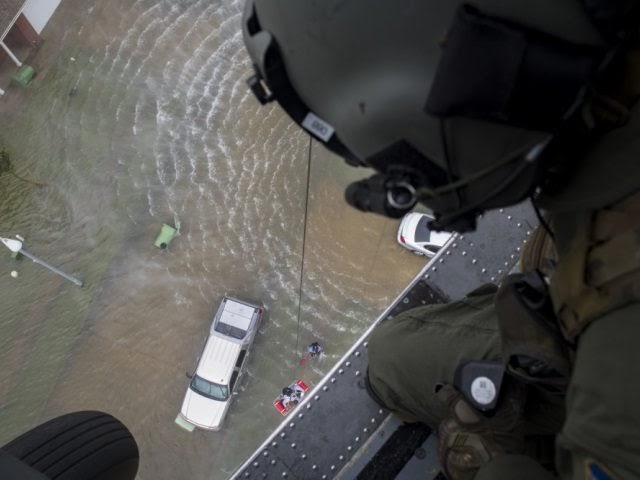 R_Wing_News's tweet photo. WATCH: Flood Victims Rescued from Rooftops by U.S. Air Force https://t.co/sZnlmC25KA https://t.co/6ST1vrfxUM