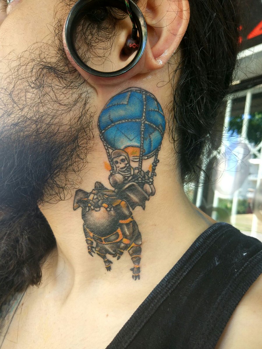 pageMaster_AM's tweet photo. finished my Lavaloon tattoo *-*
@ItsEclihpse @Clash_with_Ash @nickatnyteYT @bentimm1 @GaladonGaming @Oktay_CR @CamaroBroGaming https://t.co/RwCAjaZ4YS