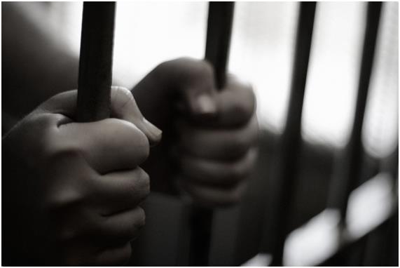 무서운 10대들… 살인ㆍ강간ㆍ방화 등 강력범죄 5년간 '1만5,000명' 적발

그 중 법적 처벌 안 받는 촉법소년이 전체 13% 차지

goo.gl/WFMKug